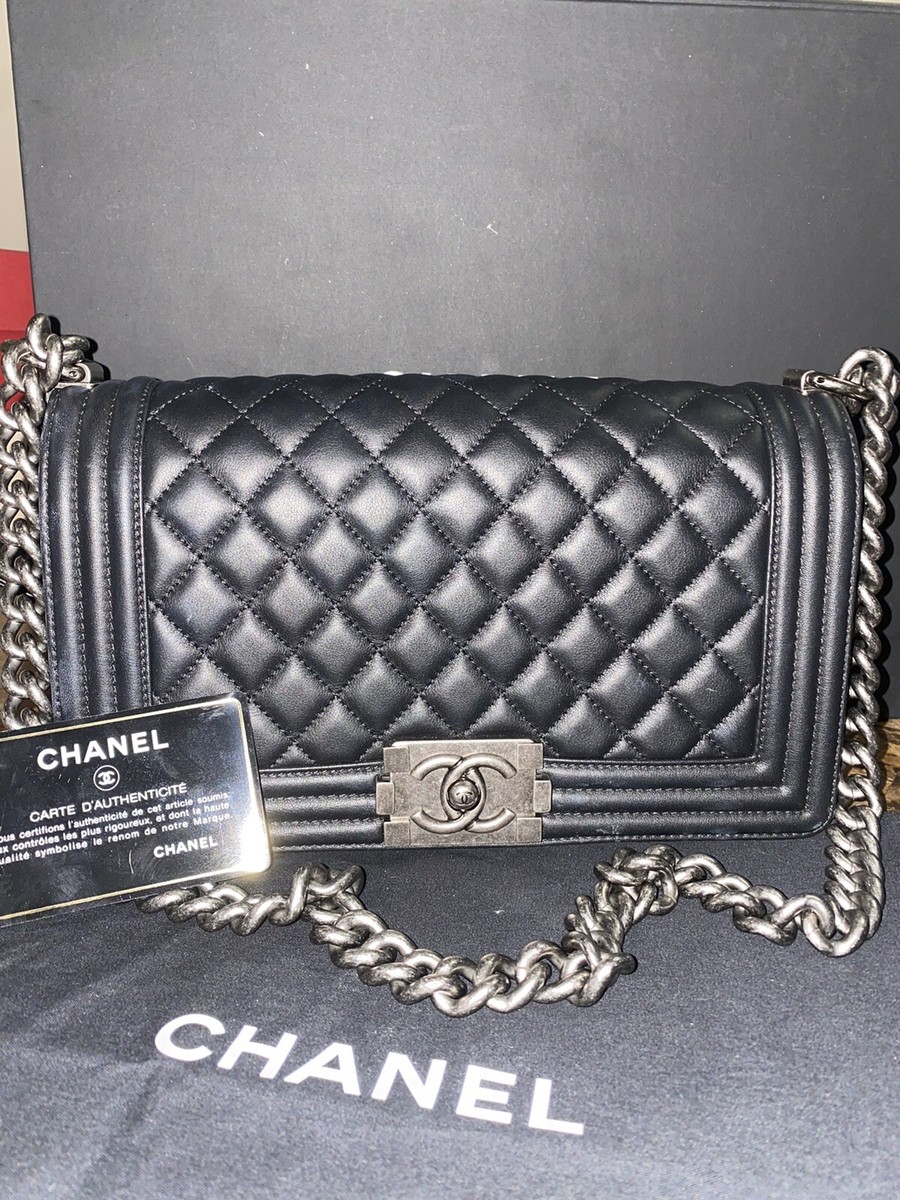 ボーイCHANEL ブラック ケース ノベルティ シルバー Chanel Boy Bag Black Silver Ruthenium Hardware Shoulder Bag Tote