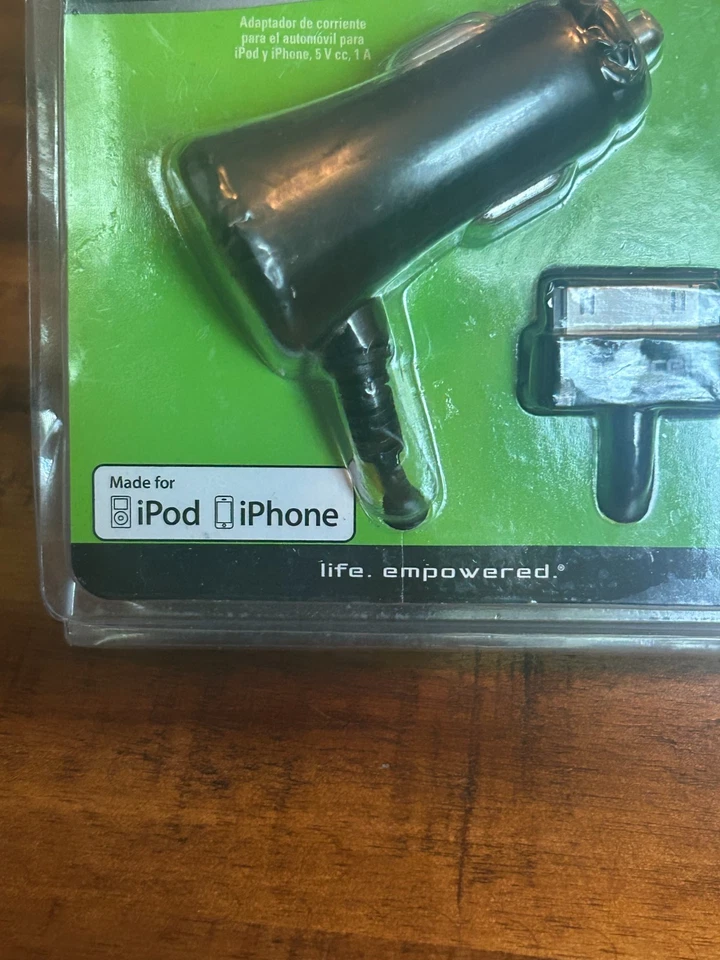 iPhone/iPod 30 Pin  5VDC 1A Car Power Adapter - Enercell 2730694 - Image 3 of 4