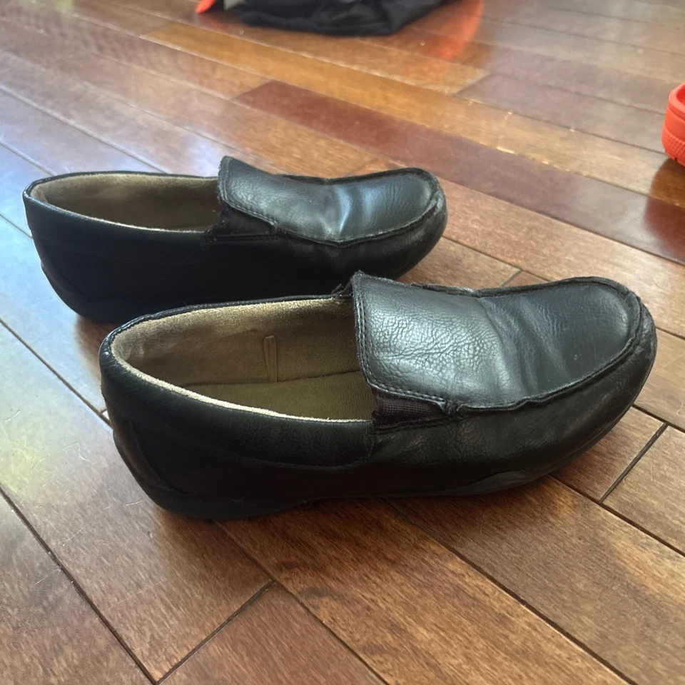 Children's Place Boys Loafers Size 4 Black Slip-on Uniform Dress Shoes - Image 2 of 4