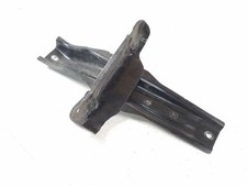 Mercedes-Benz A W176 2014 Batteriehalterung A2466200028 EZE4757