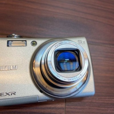 Fujifilm FinePix F Series F200EXR 12.0MP Digital Camera - Black