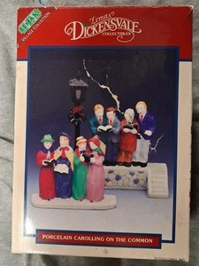 Porcelain Carolling on the Common figurines Lemax Dickensvale.    L#142/105