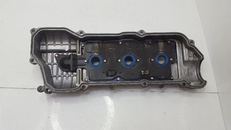 Cubierta válvula motor lado izquierdo 2004 05 06 07 08 Toyota Solara 3.3L Foto 2 de 4
