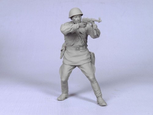 Tank Model (35019) 1:35 Soviet Infantry Officer 1942 - Picture 7 of 7