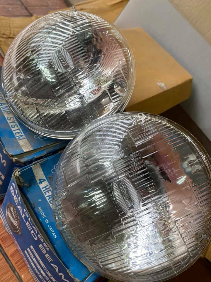 JDM KOITO HEADLIGHT HEADLAMP DATSUN 1600 SSS 510 521 610 620 710 2