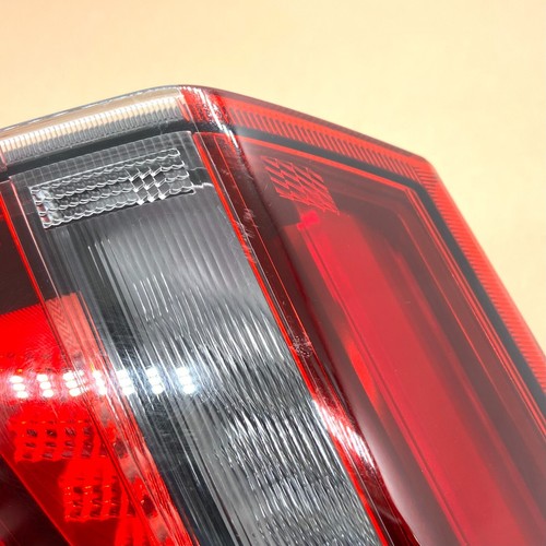 Conjunto de lámpara de parada de luz trasera LED lateral derecho OEM 17-23 Alfa Romeo Stelvio derecha - Imagen 2 de 9