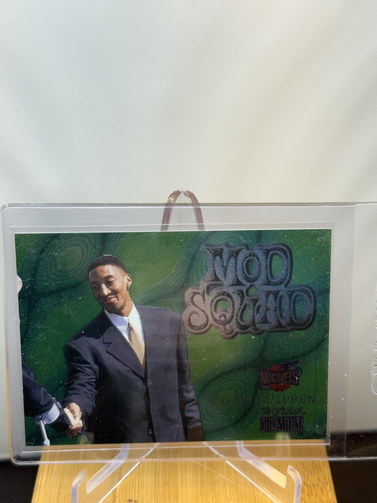 1998-99 Skybox Premium - Mod Squad Scottie Pippen #3 MS