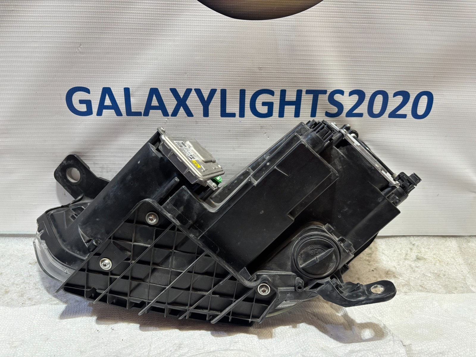 MASERATI GHIBLI RH  PASSENGER  HEADLIGHT ADAPTIVE  OEM 2014  2016 2017 2018 RJ55