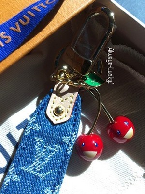 🍒 Louis Vuitton Cherry Murakami LV x TM Denim Cerise Dragonne