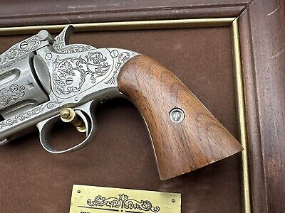 The Wyatt Earp .44 Revolver by The Franklin Mint W/ Display The Wyatt Earp .44 Revolver by The Franklin Mint W/ Display