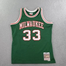 Mitchell & Ness Kareem Abdul-Jabbar Bucks 1970-71 HWC Swingman Jersey Large
