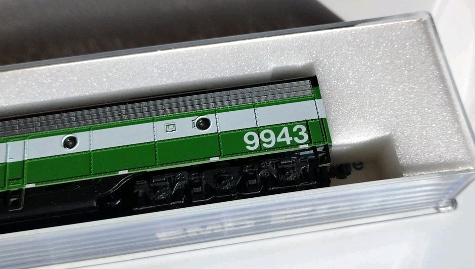 Kato N Scale Locomotive Burlington Northern 176-268 Rd# BN 9943, E8/E9 A - Image 4 of 4