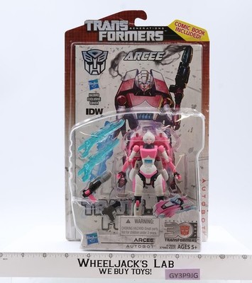 Arcee Transformers Thrilling 30th Generations 2014 Hasbro Figure NEW SEALED