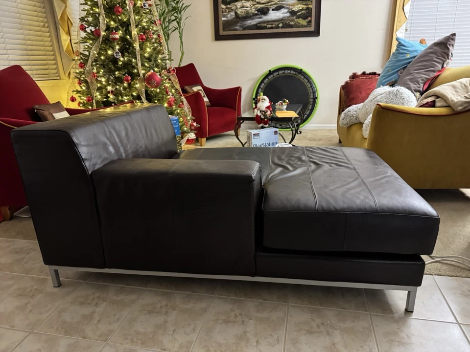 Sofá chaise lounge de cuero sintético Foto 4 de 4