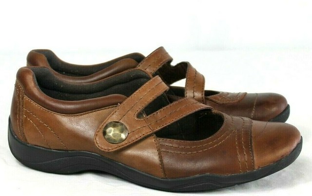 ladies clarks size 9