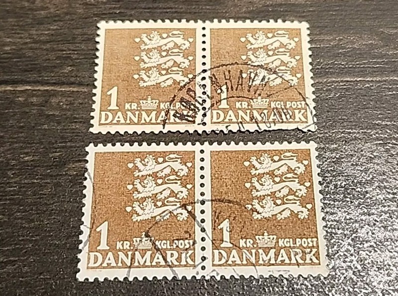  Postage Stamps Denmark 1 KR. 2 Sets Of 2 Stamps