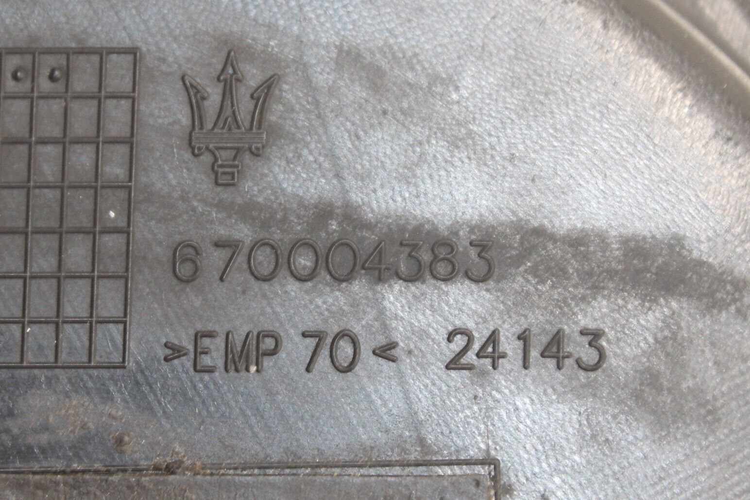 2014 - 2020 MASERATI GHIBLI TRUNK REAR LEFT SIDE CORNER WEATHERSTRIP SEAL OEM