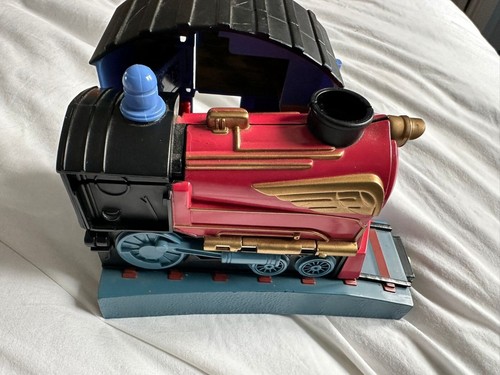 Harry Potter Polly Pocket Hogwarts Express Train Platform 9 3/4 Playset 2001 fig - Picture 2 of 9