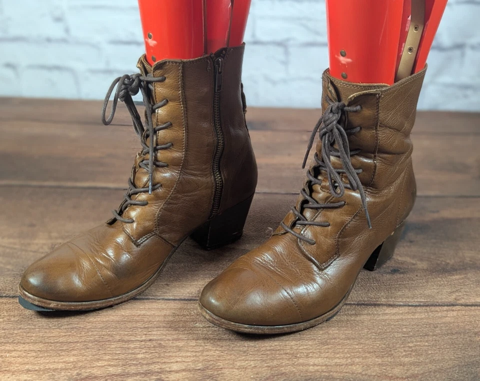 Bota con cordones Frye Courtney talla 9 marrón algunos daños en la suela Foto 4 de 4