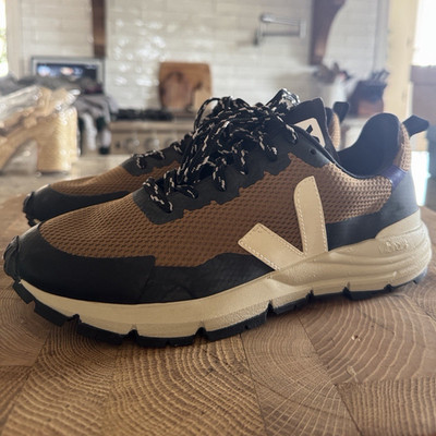 VEJA Brown/Black/White Low Top Mesh Lace-Up Athletic Sneaker Women s 