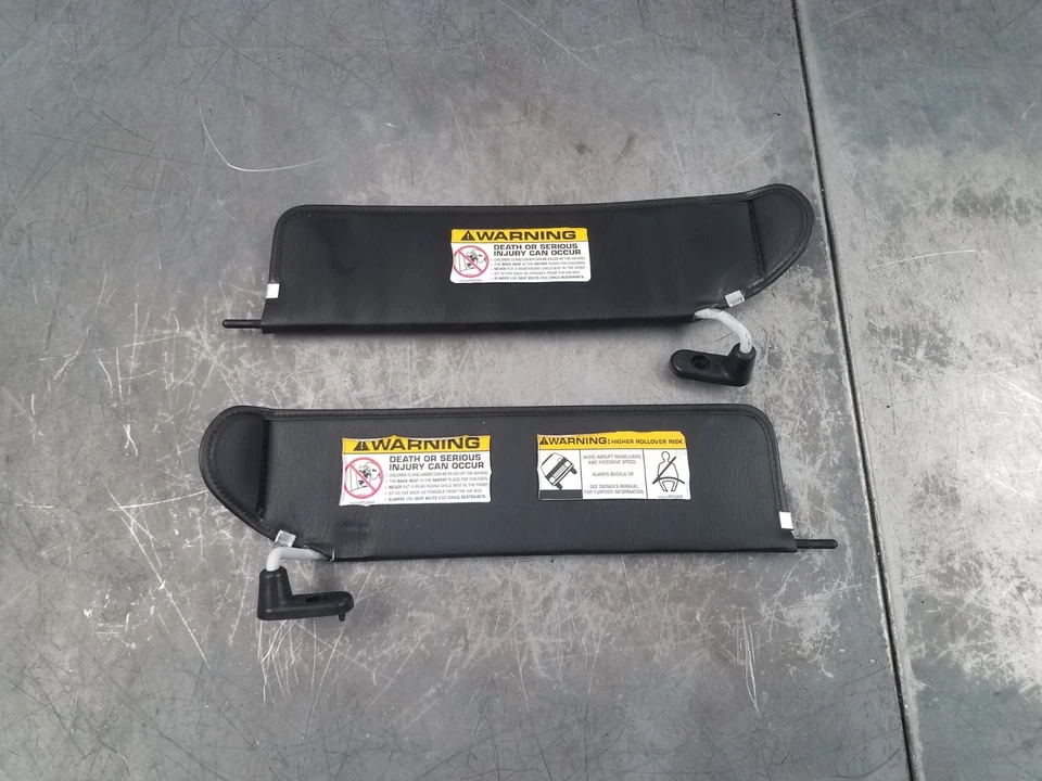 2005 Jeep Wrangler TJ Rubicon 4x4 Sun Visors #5144 H4 - Image 2 of 3