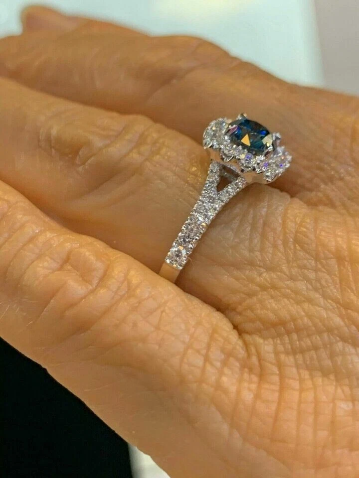 Anel de noivado halo haste dividida topázio azul corte redondo 2 quilates acabamento em ouro branco 14K - Imagem 2 de 4