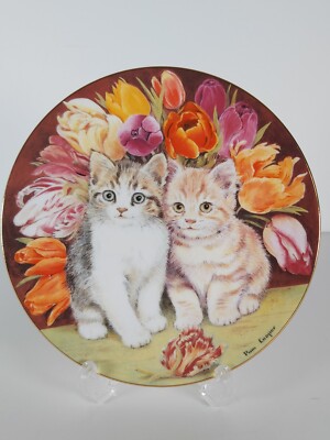 Royal Worcester ''Cuddle Me'' sitzend hübsch, datiert 1994