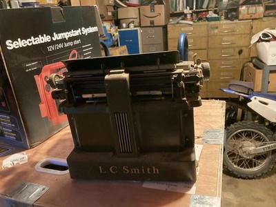 L.C. Smith & Corona Secretarial Standard Desktop Typewriter Antique Green, 8-11