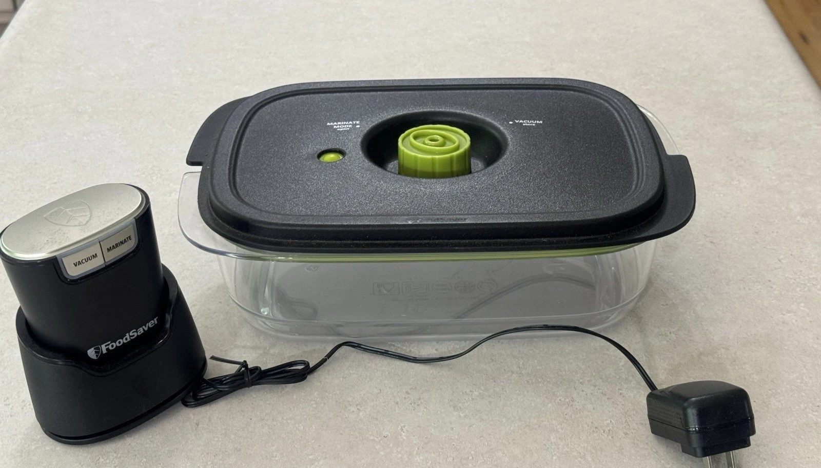 FoodSaver Handheld Vacuum Sealer Food Sealing System Marinate w/ Container