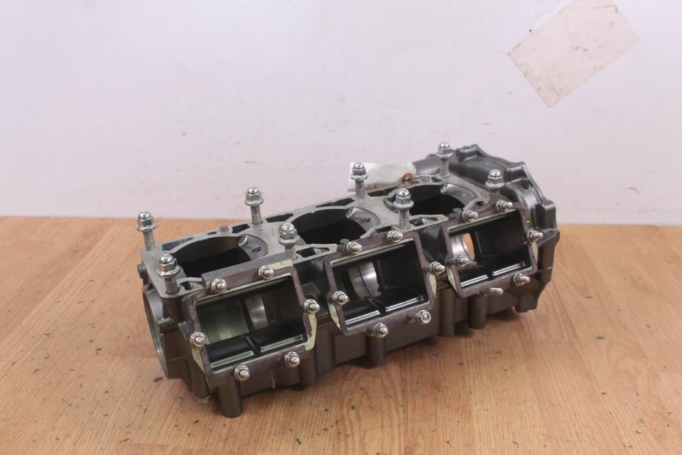 2001 KAWASAKI JET SKI ULTRA 130 D.I. JH1100 Crankcase SET - Image 4 of 4