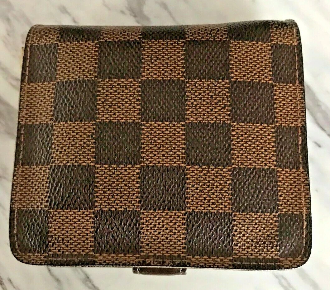 Louis vuitton credit card holder deals