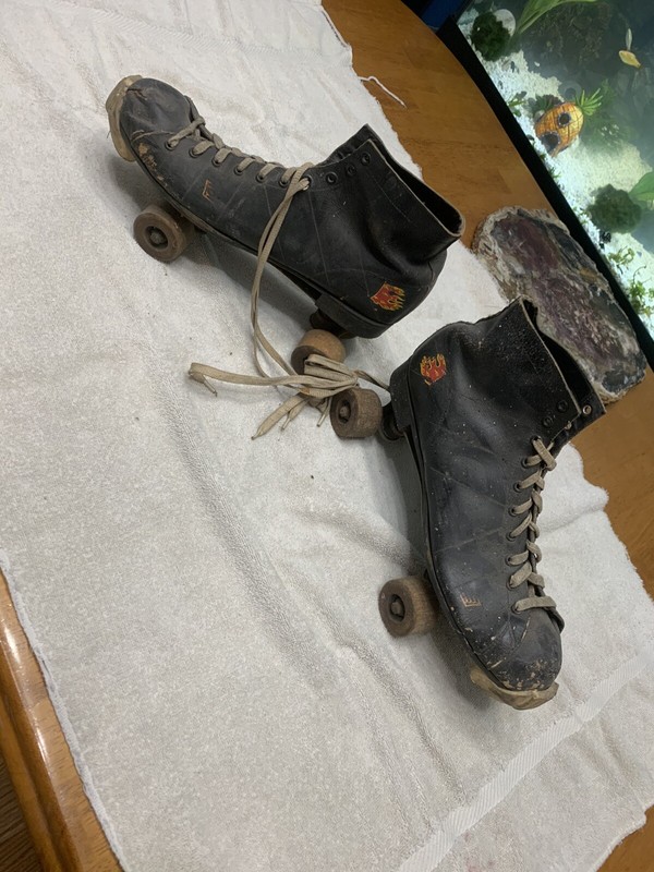 Vintage Men's CHICAGO Roller Skates Black Leather Boot flames 17 A/G