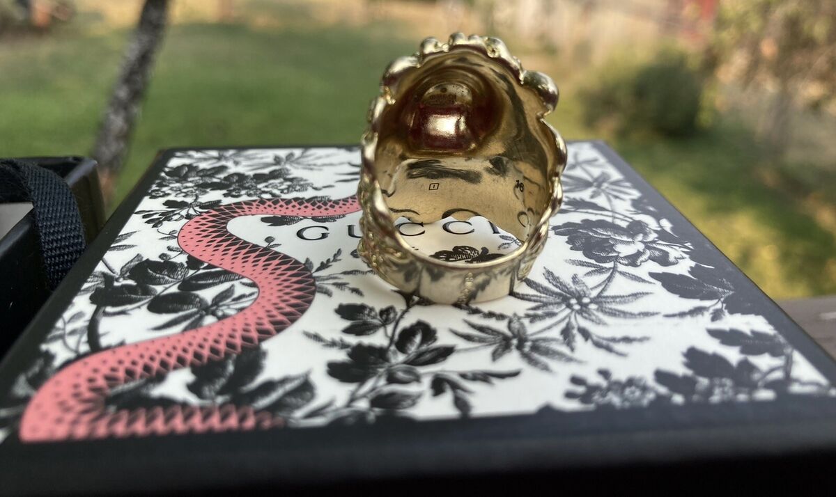 NWB Gucci Gold Lion Head Cocktail Ring Crystal Size 16 NWB Gucci Gold Lion Head Cocktail Ring Crystal Size 16