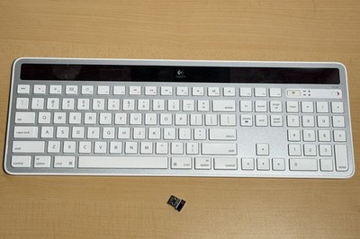 Logitech K750 Wireless Solar Keyboard +Dongle Receiver +NEW BATTERY-White