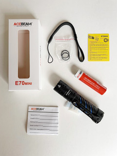 Acebeam E70 mini LED Taschenlampe Nichia 519A CRI90 LEDs 2.000 Lumen OVP
