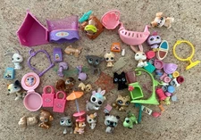 Littlest Pet Show Figure Accessories Lot House