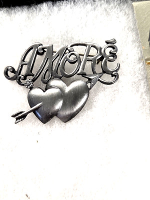 Vtg nos AJC pewter tone AMORE' dual heart arrow Pin