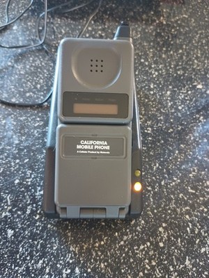 1993 Motorola Flip Cell Phone LED Charger XT Vintage Brick Mobile
