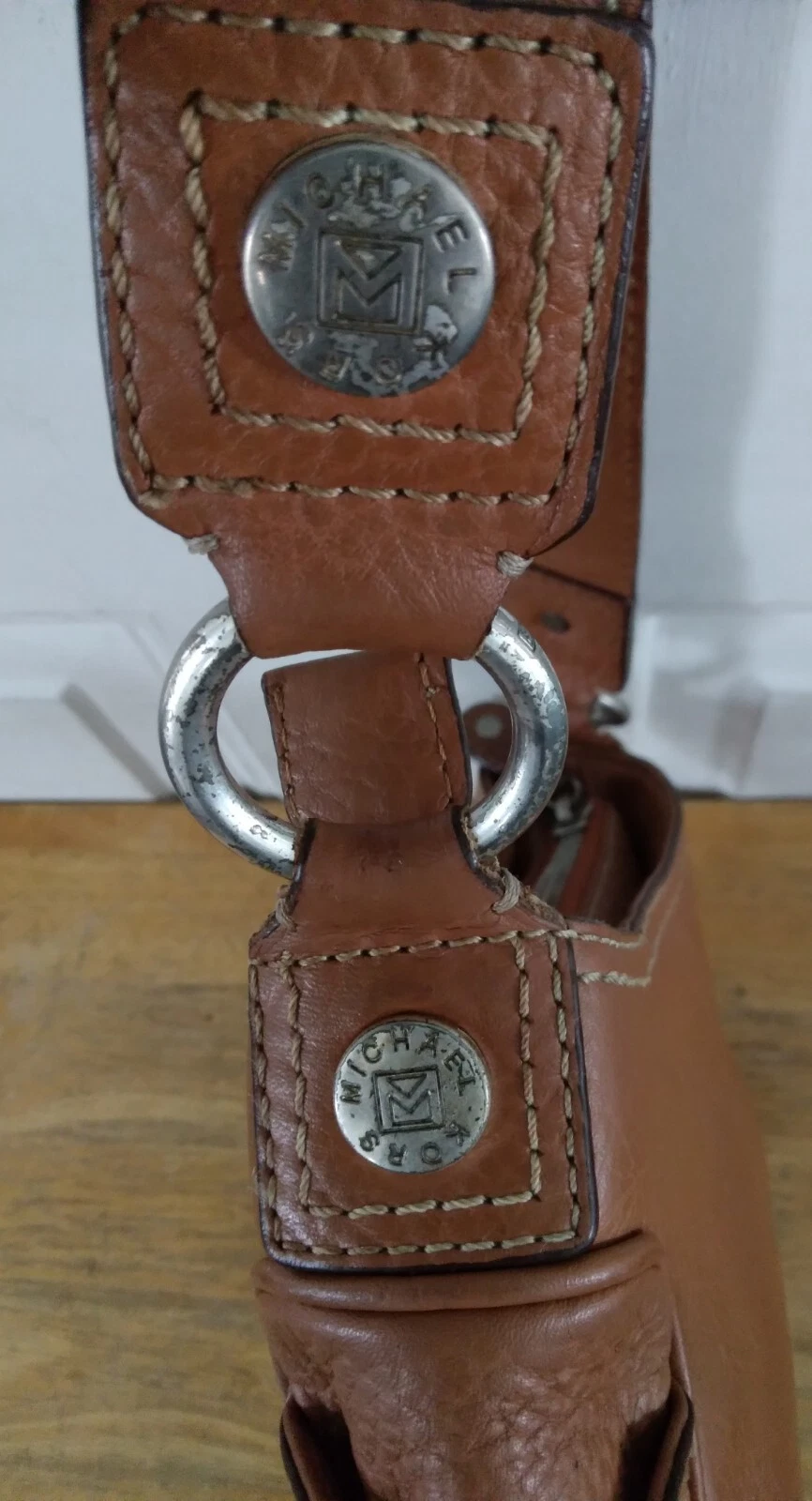 Borsa piccola Michael Kors marrone chiaro in pelle di ciottoli