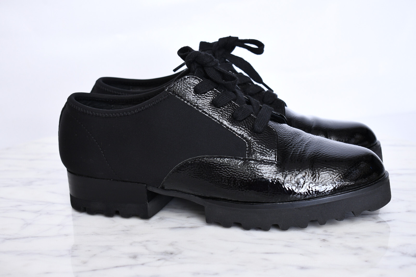 SAOLA Oxford Donald Pliner Elee donna suola a strappo crepe pelle verniciata nera taglia 7 5 M