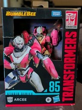 TRANSFORMERS STUDIO SERIES BUMBLEBEE ARCEE  85 DELUXE CLASS BRAND NEW