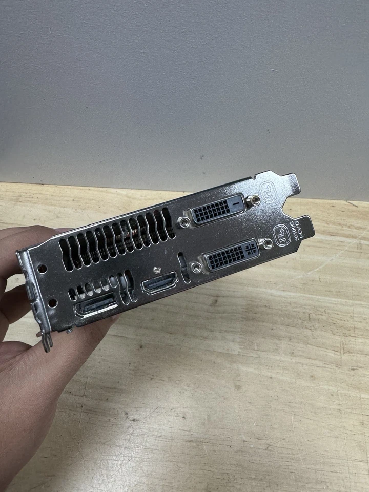 Dell AMD Radeon R9 270 2GB 256BIT GDDR5 Graphics Card - Image 3 of 4