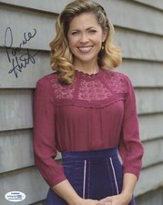 Pascale Hutton When Calls the Heart Autographed Signed 8x10 Photo ACOA