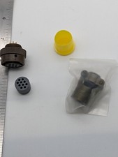 (NEW) AMPHENOL MS3116F12-10S Connector