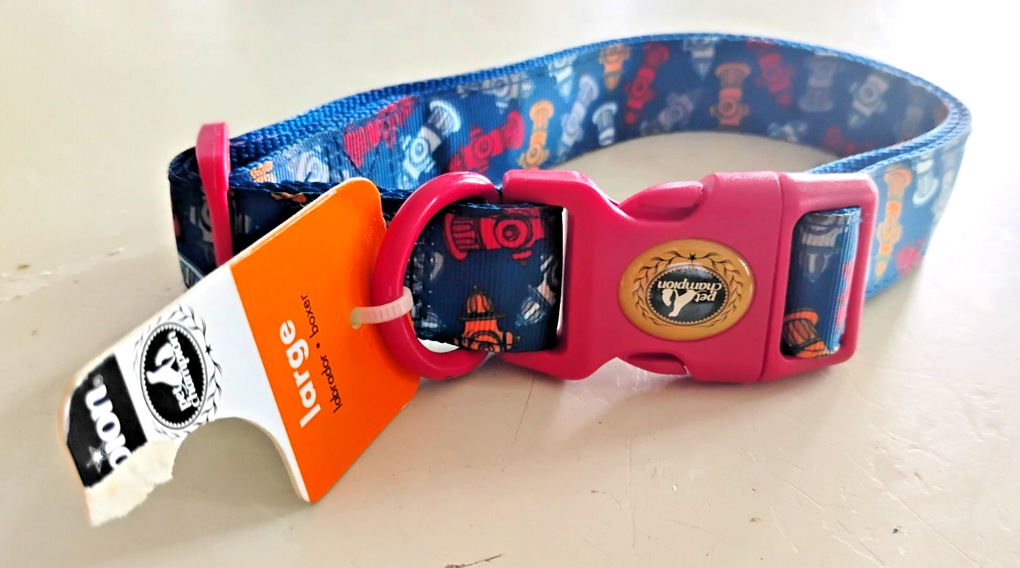 Pet Champion Large Durable Adjustable Collar 1" x 16-26" Fire Hydrant Design