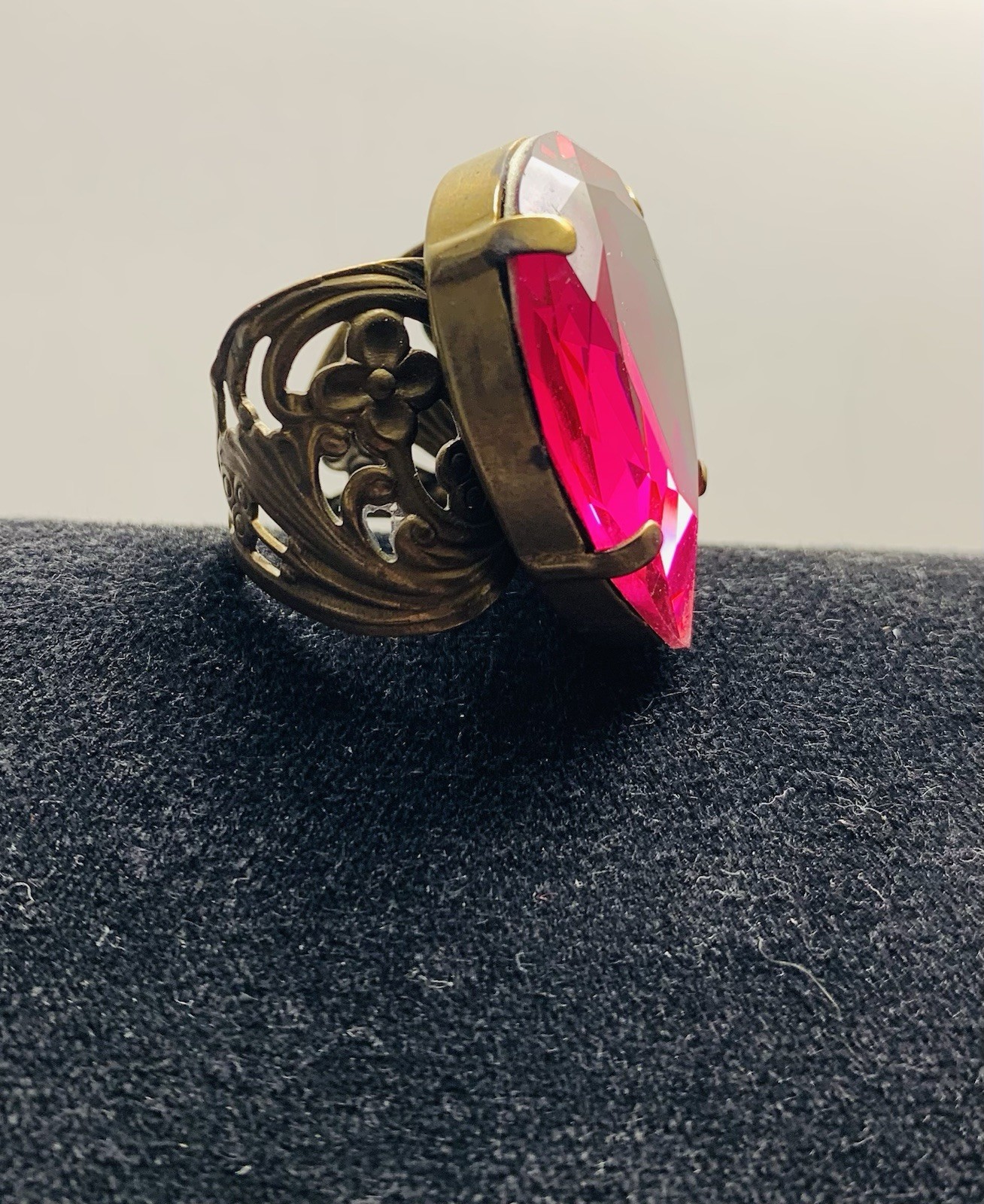 Vtg. Sorrelli Statement Chunk Ring Adjustable Stu… - image 3