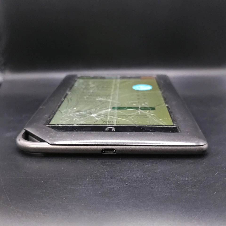 *Broken Screen* Barnes & Noble Nook Color Tablet 8GB Wi-Fi 7" BNRV200 - Image 3 of 4