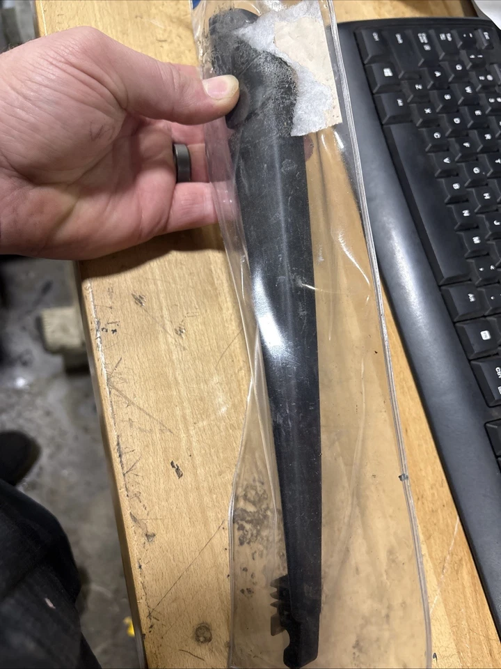 Brazo limpiaparabrisas trasero Dorman 42843 para Chrysler Pacifica Jeep Cherokee 14-23 Foto 3 de 3