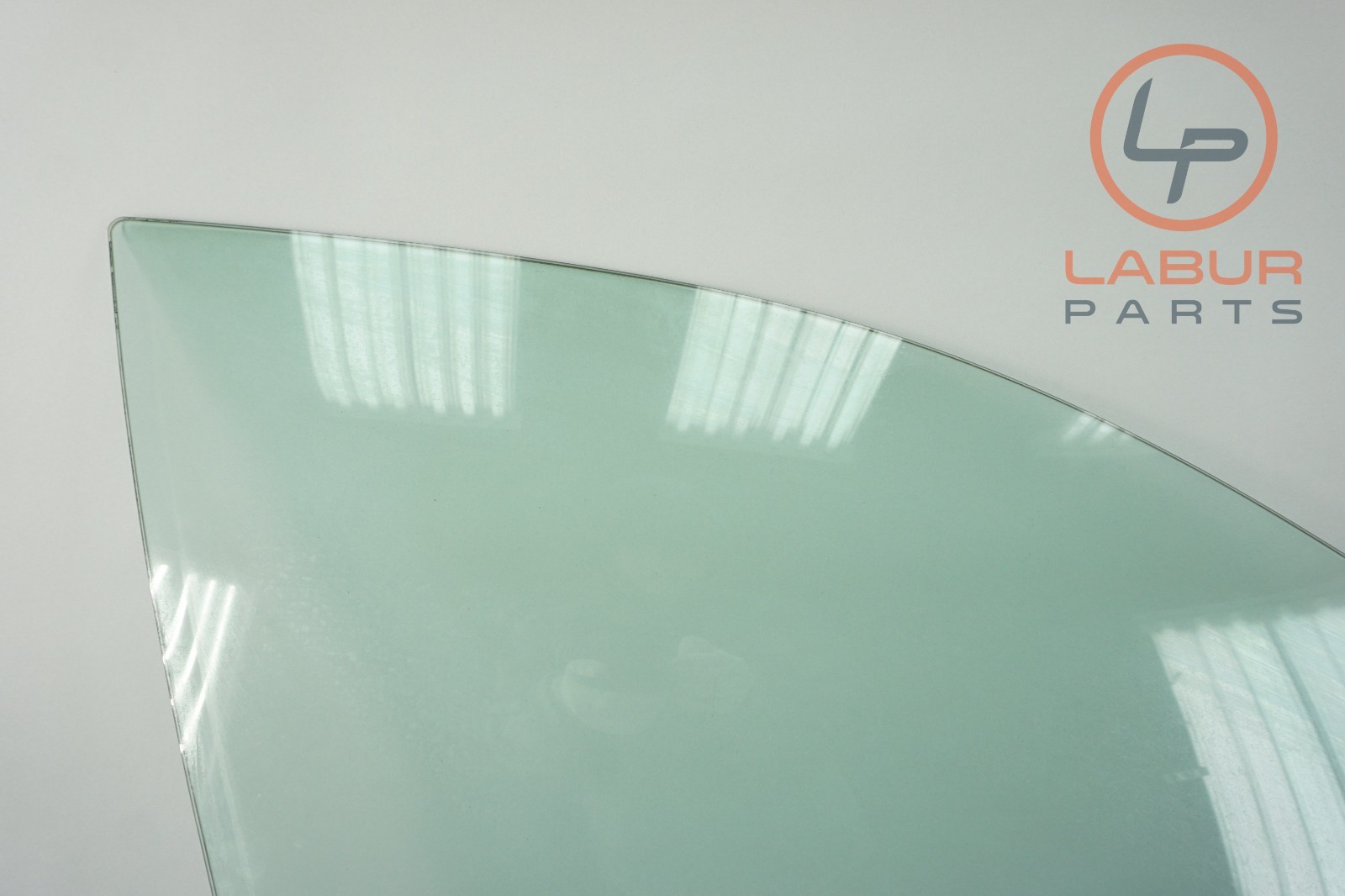 M139 03-13 Maserati Quattroporte Front Right Passenger Door Window Glass G535