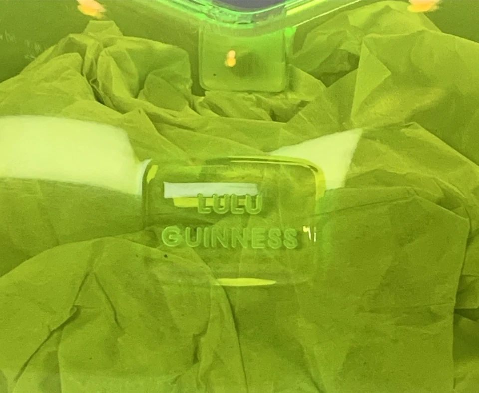 Bolso de Mano Lulu Guinness Perspex Verde Neón Labios Transparentes Sin Usar Foto 4 de 4